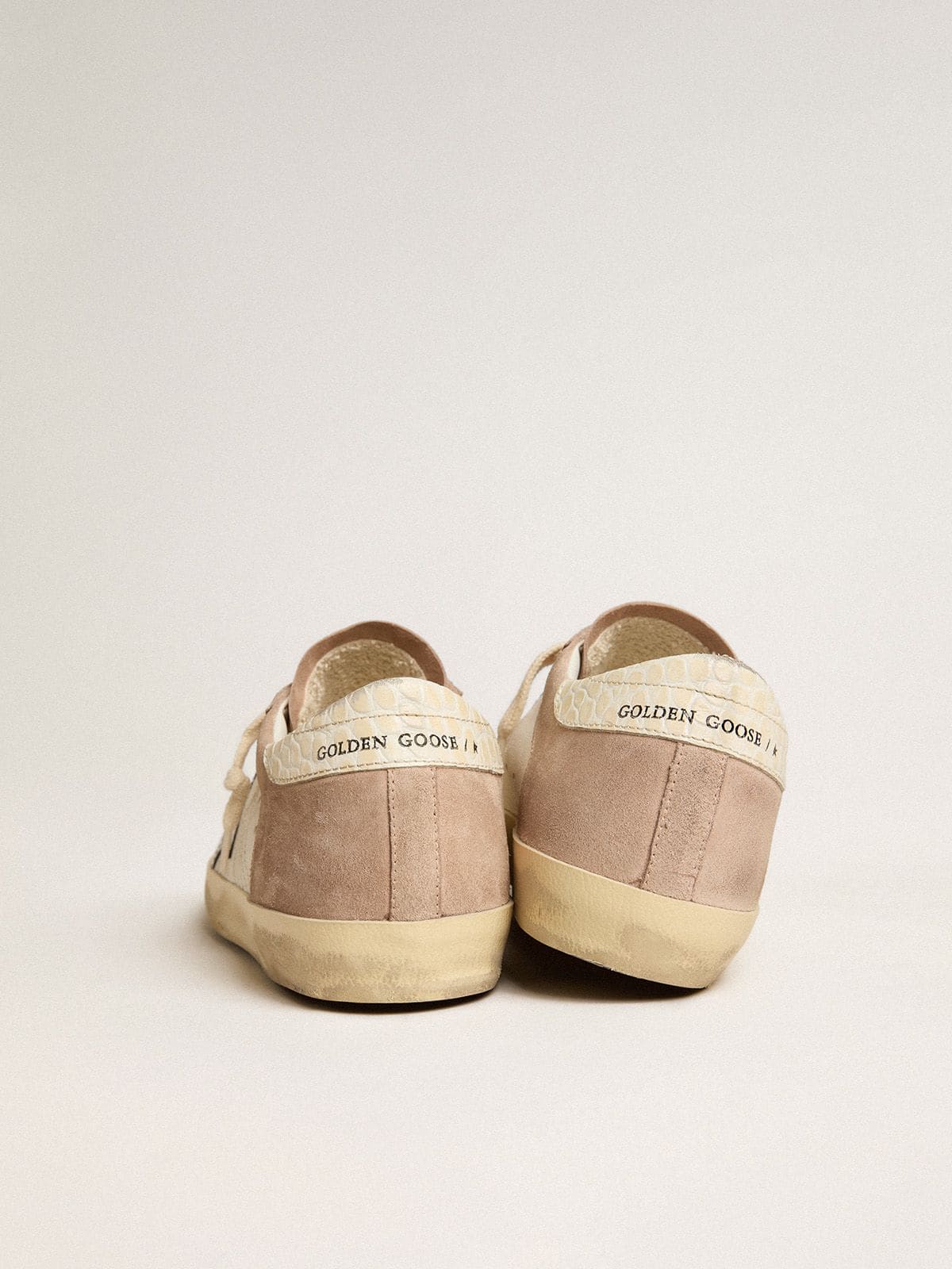 Women’s Super-Star sneakers in pink suede with silver metallic leather star | Golden Goose