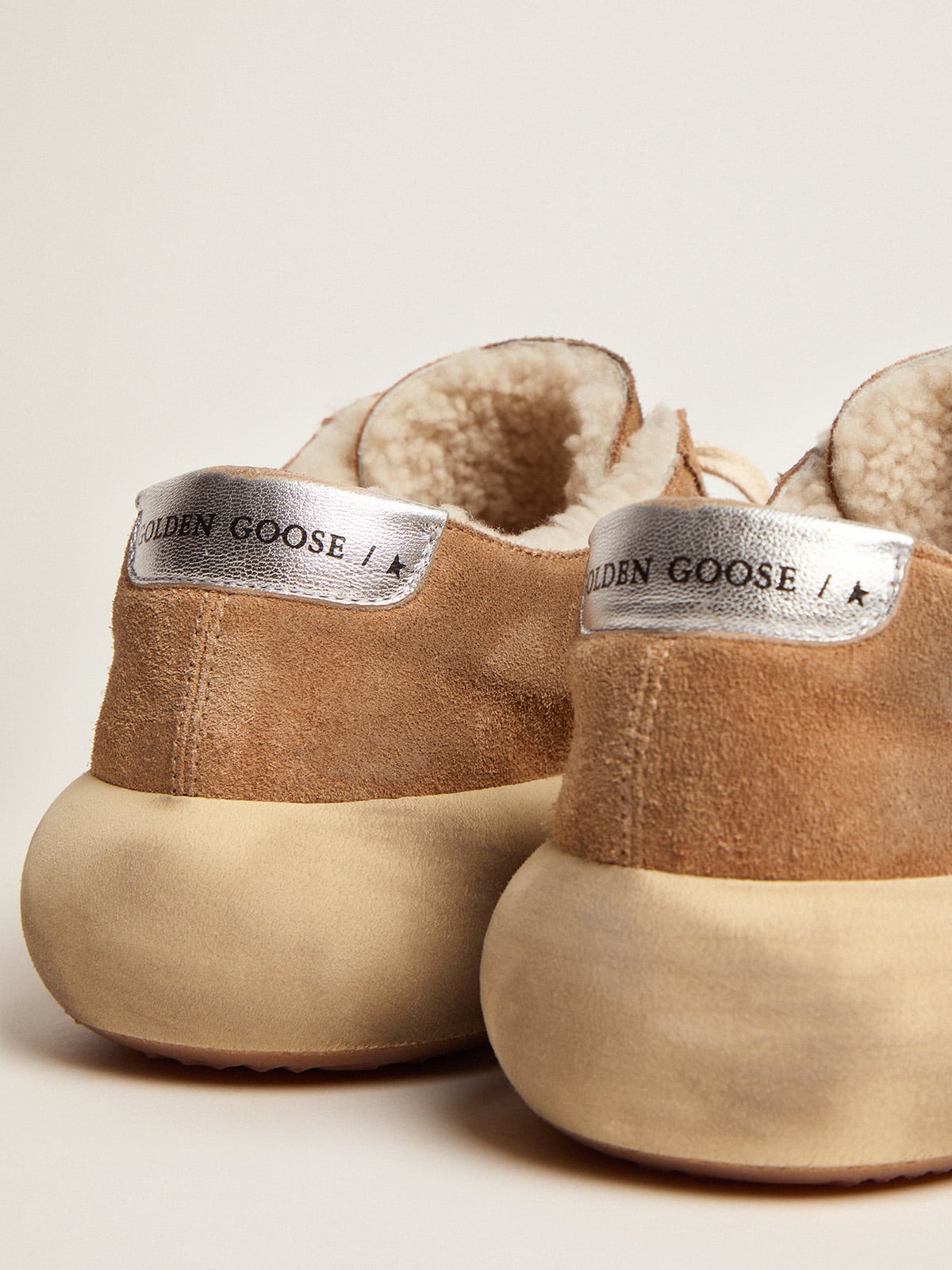 Women's Space-Star shoes in tobacco-colored suede with shearling lining | Golden Goose