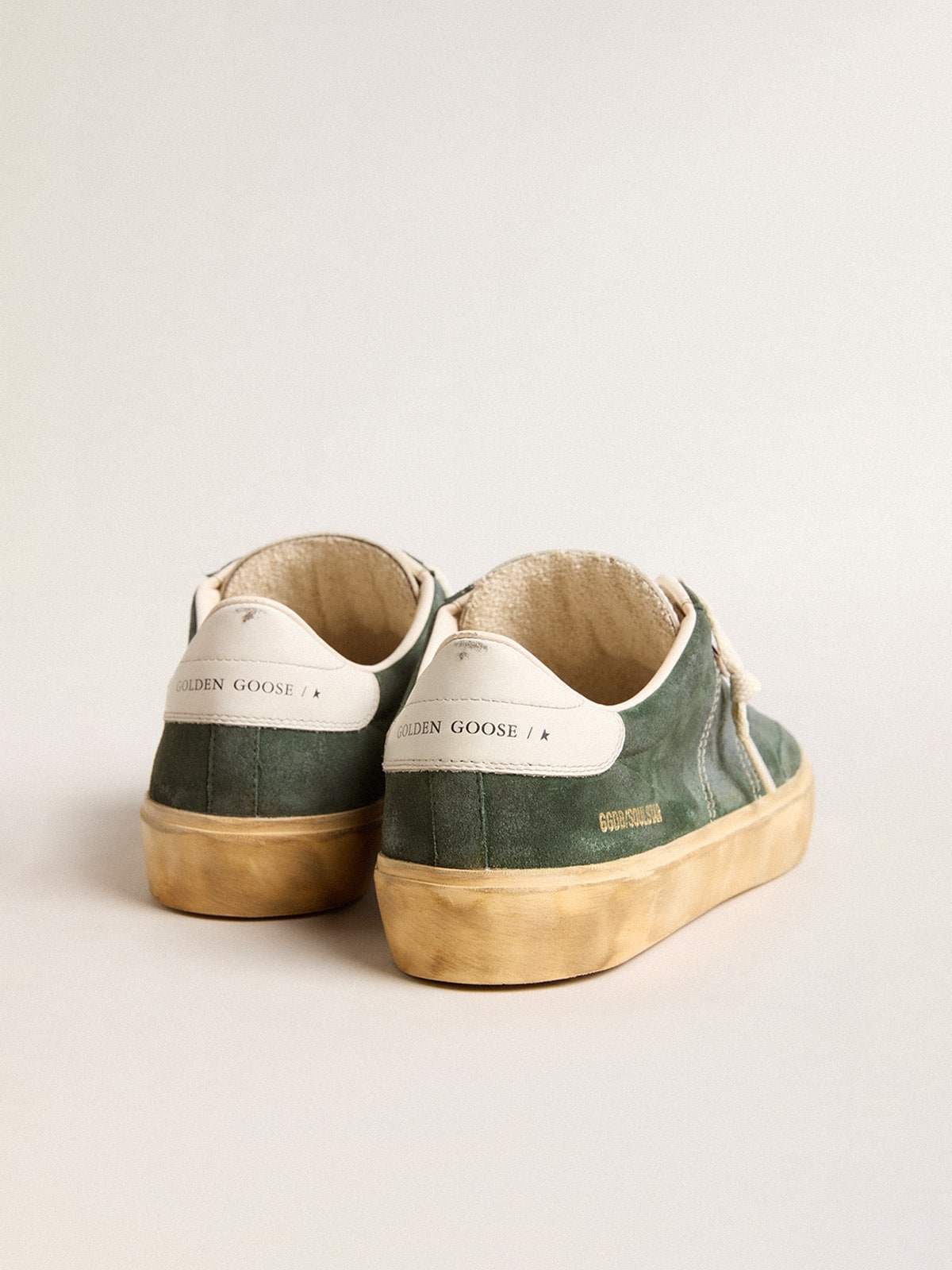 Soul Star in green suede with milk-white leather heel tab | Golden Goose