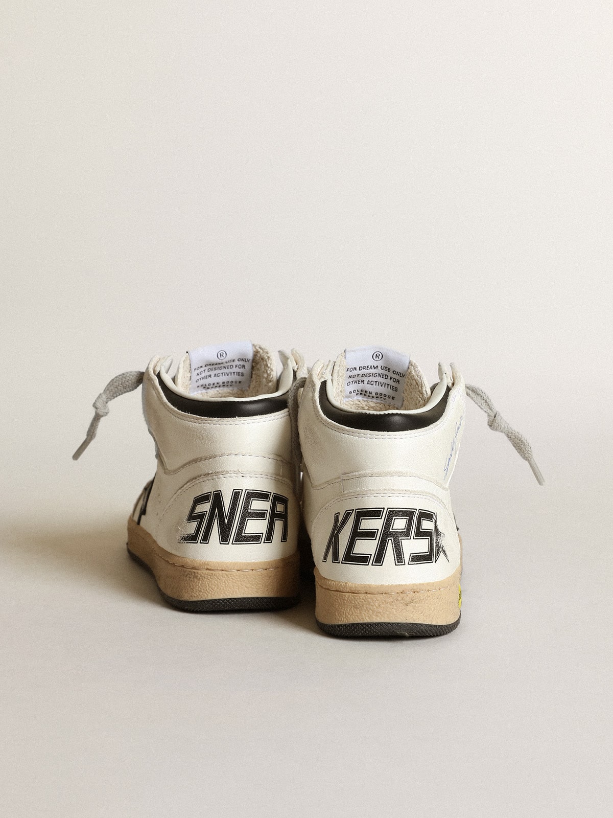 Young Sky-Star in white nappa with black star and heel tab | Golden Goose