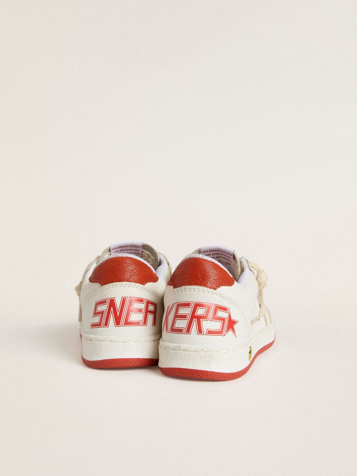 Young Ball Star in leather with cream-colored star and red leather heel tab | Golden Goose