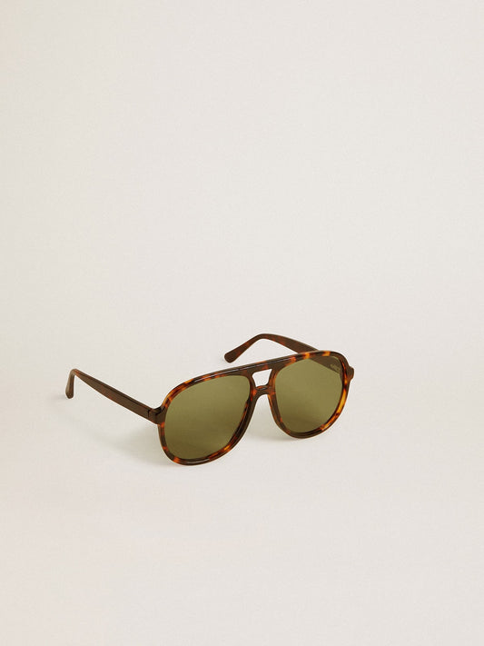 Aviator style sunglasses with tortoiseshell frame and green lenses | Golden Goose