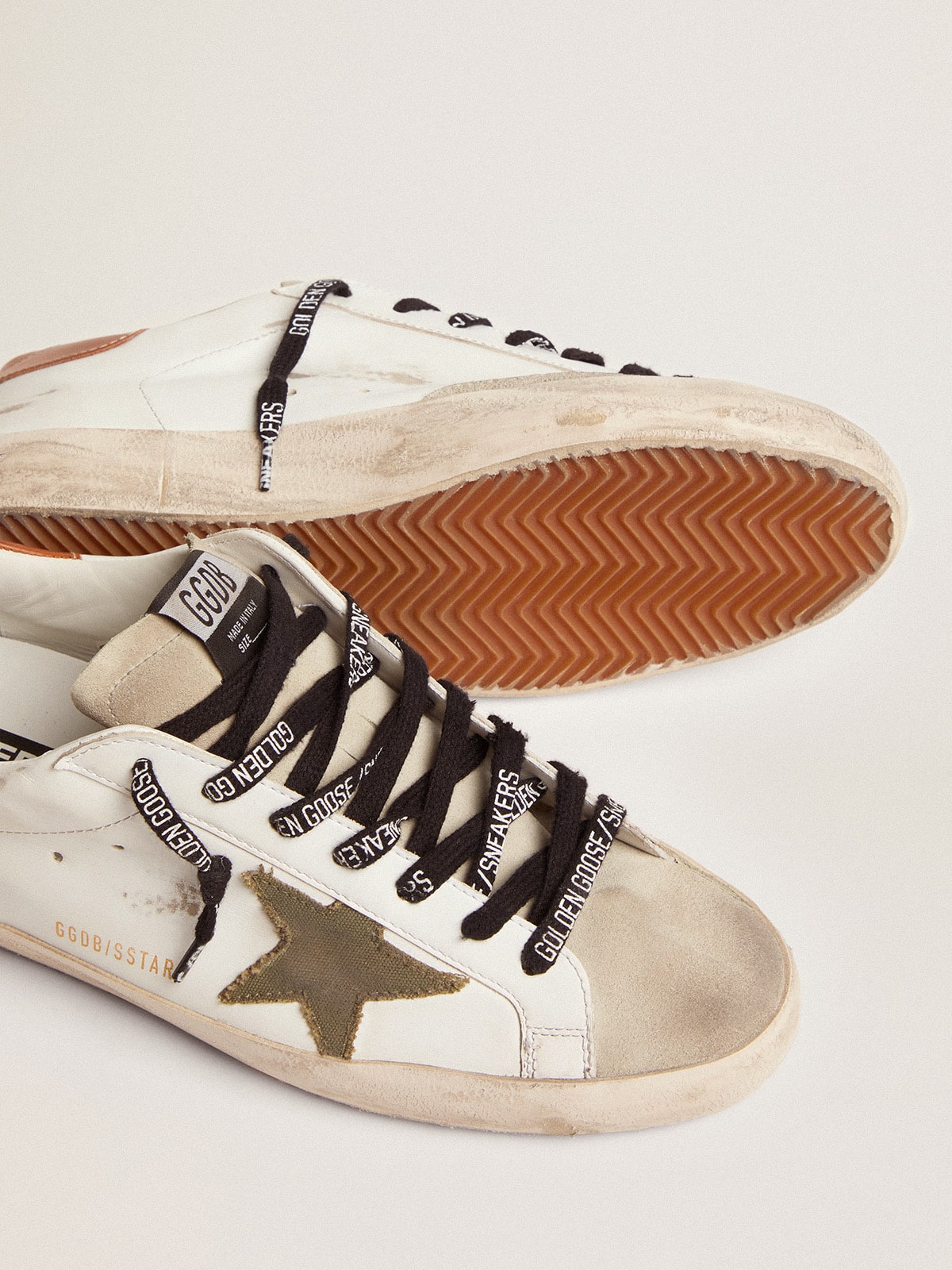 Men's Super-Star with star in olive green canvas | Golden Goose