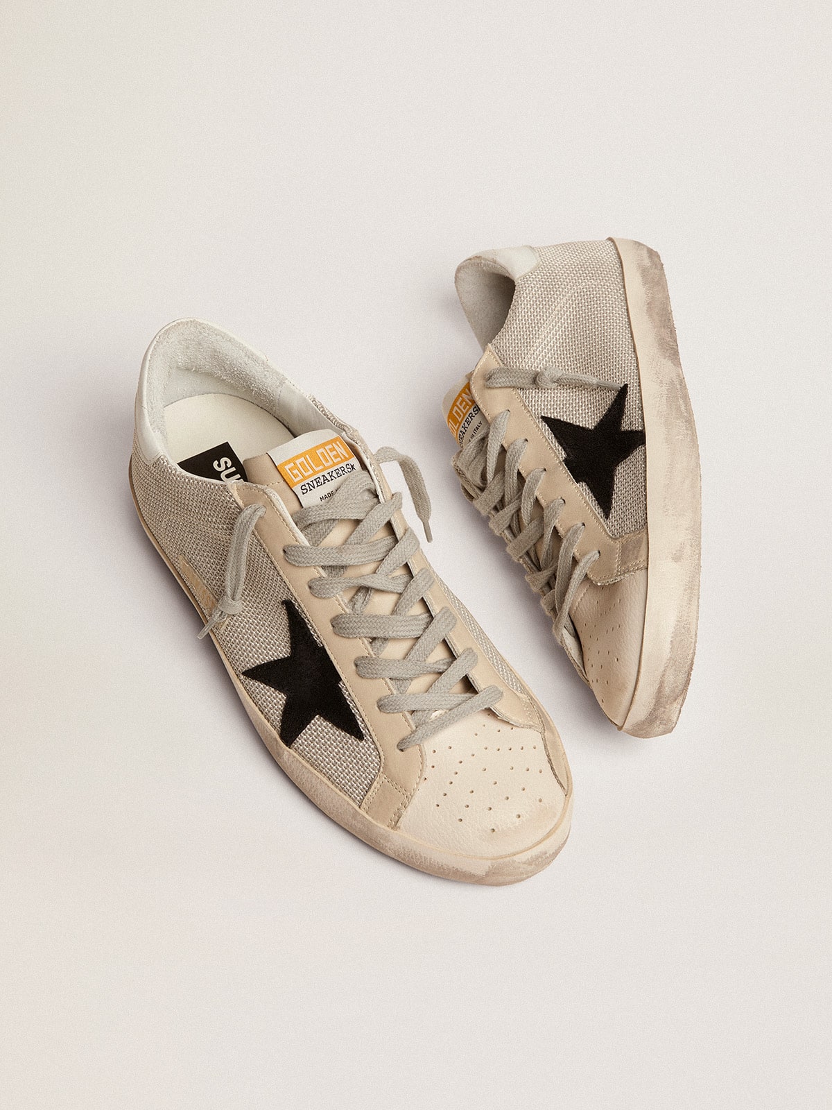 Men's Super-Star in leather with black star | Golden Goose