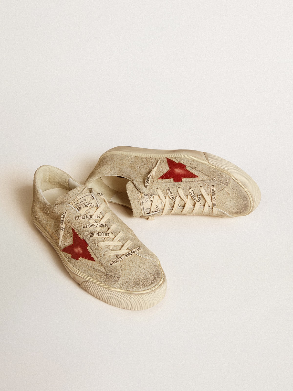 Men's Super-Star LTD in gray suede with red leather star | Golden Goose