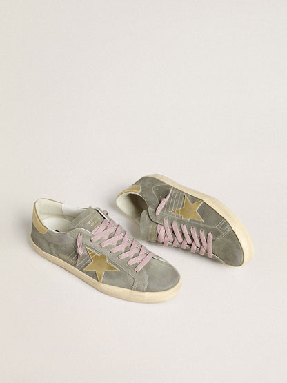 Men's Super-Star in gray suede with gold metallic leather star and heel tab | Golden Goose