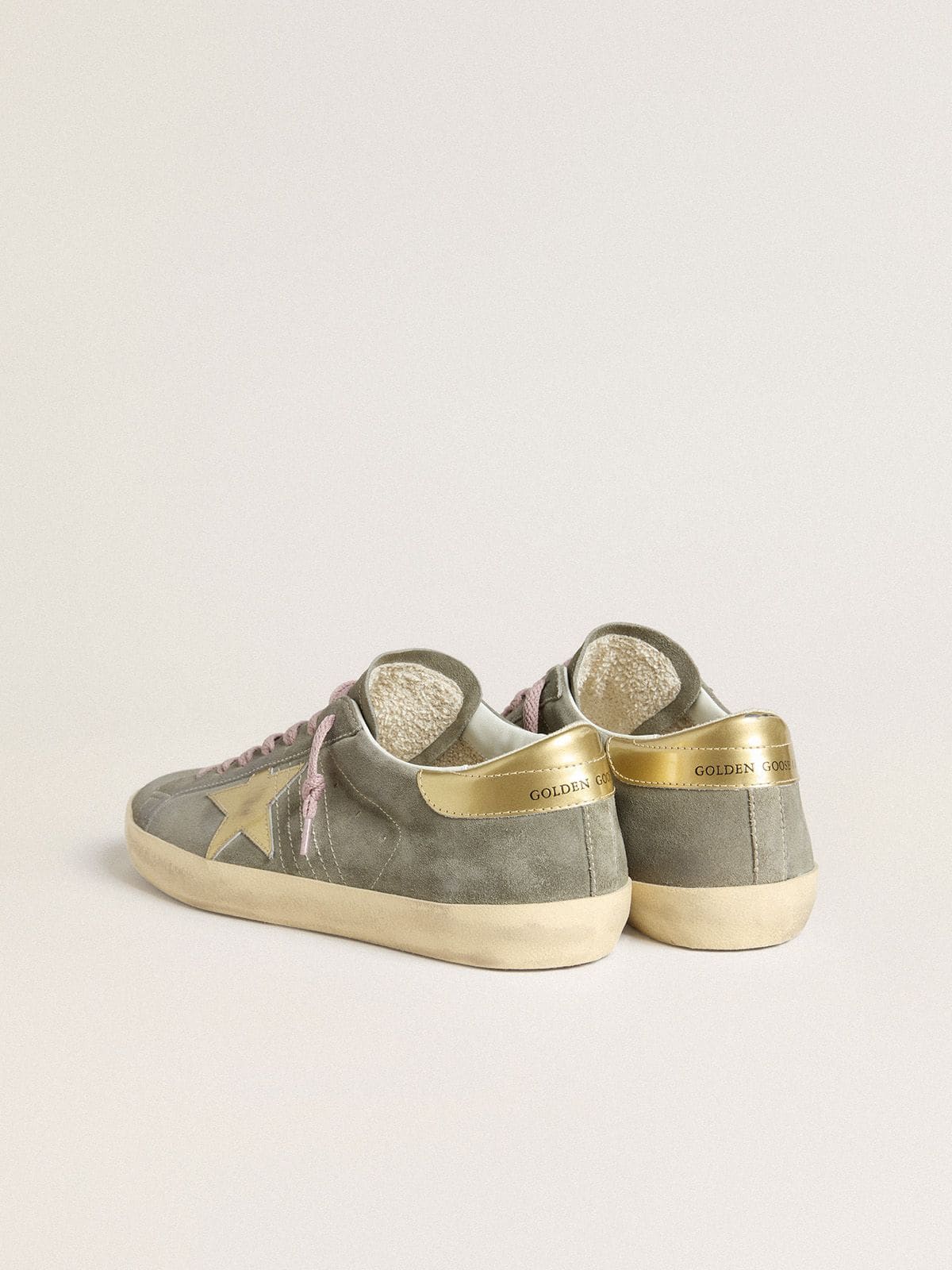 Men's Super-Star in gray suede with gold metallic leather star and heel tab | Golden Goose