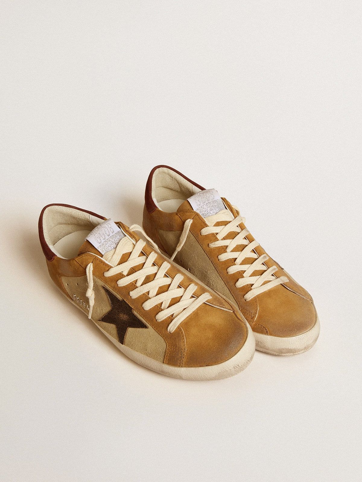 Men’s Super-Star in beige and caramel suede with black crackle leather star | Golden Goose