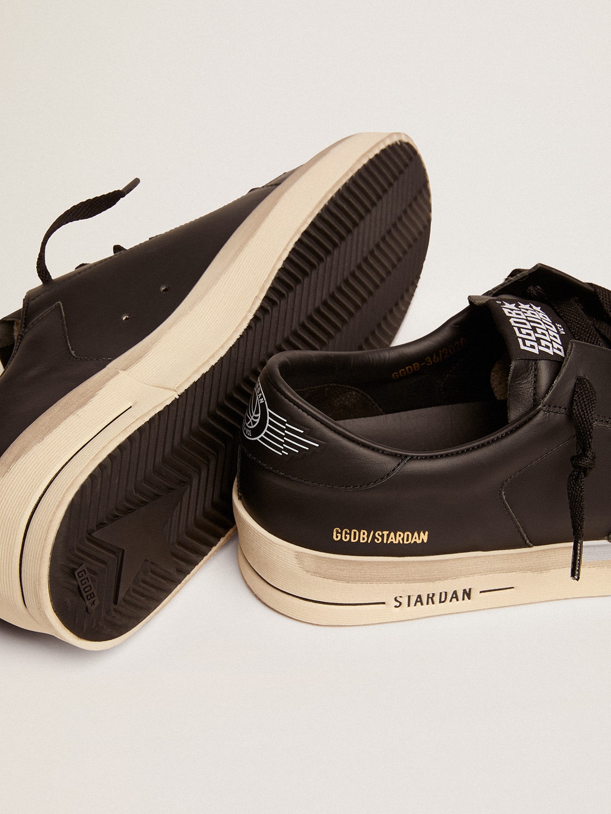 Men's Stardan in total black leather | Golden Goose