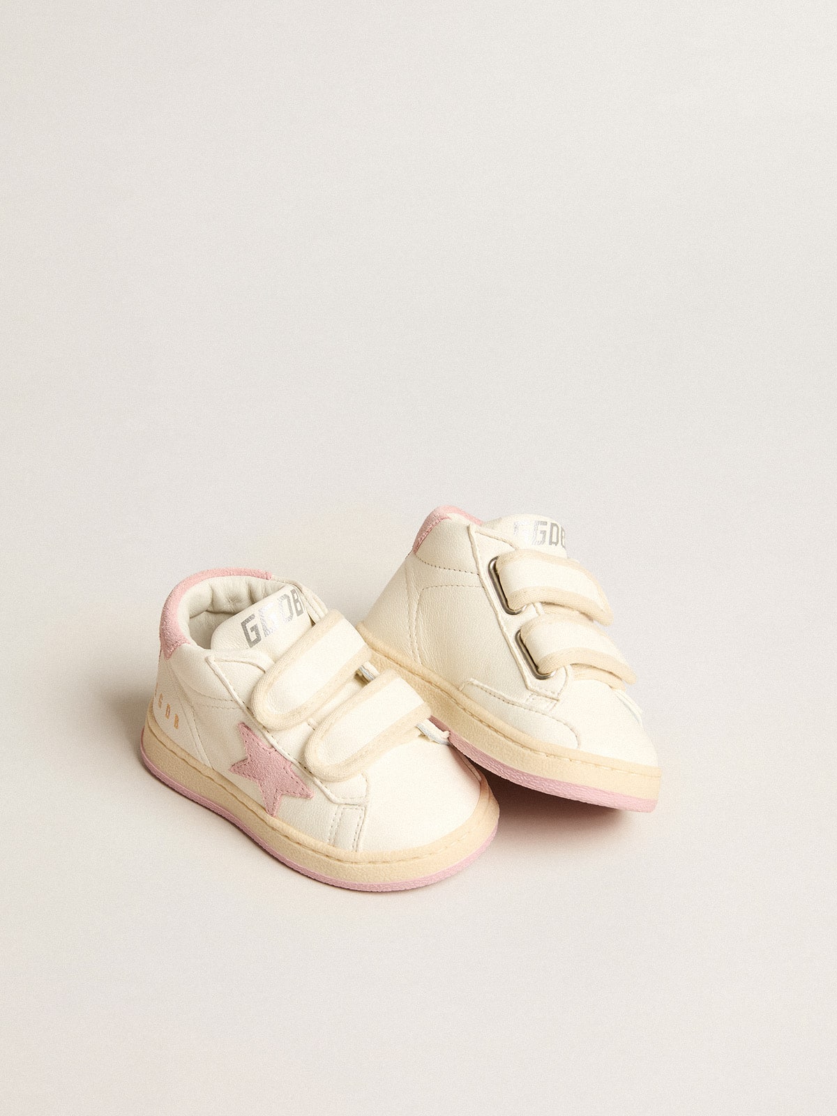 June Junior in nappa leather with old rose suede star and heel tab | Golden Goose