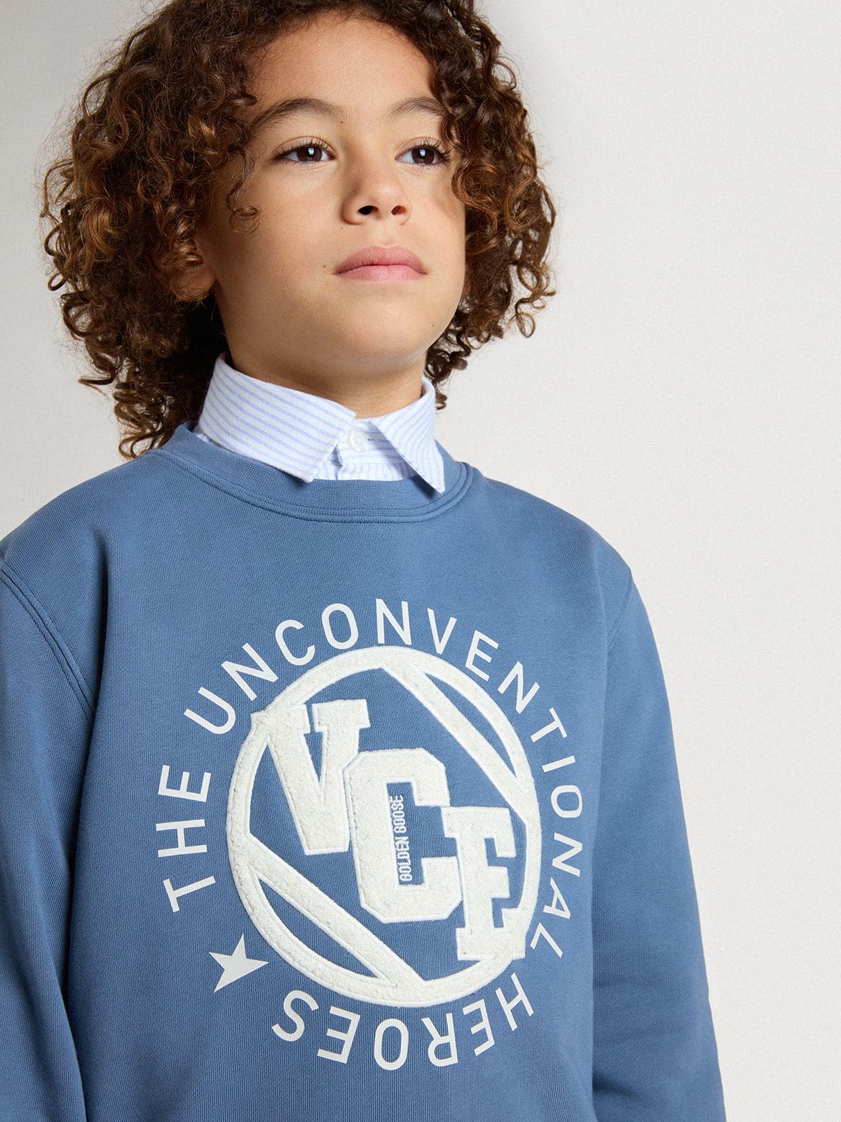 Kids’ blue sweatshirt with white embossed patches | Golden Goose